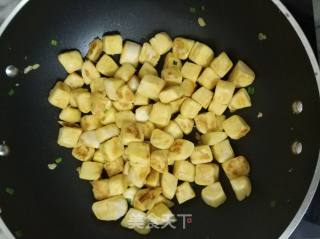 炒黄金馒头块的做法步骤：8