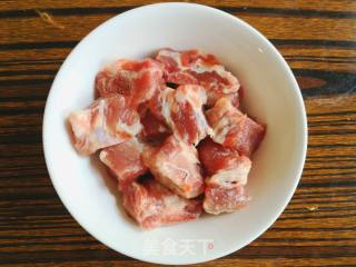 土豆排骨的做法步骤：2