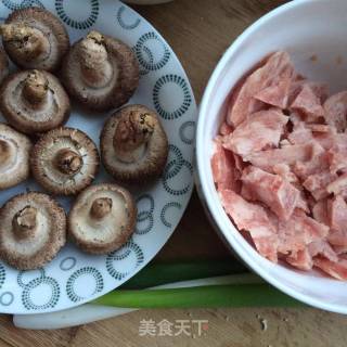 香菇酿丸子的做法步骤：1