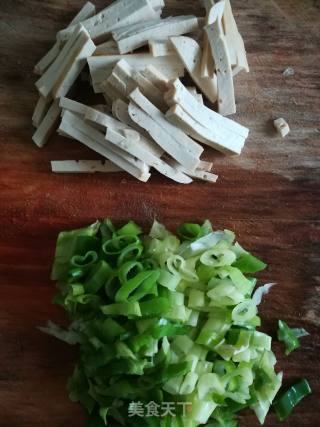 豆腐炒萝卜的做法步骤：3