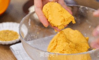 爆好吃的芝心南瓜桂花饼，竟然不用烤箱的做法步骤：8