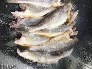一卤鲜咸鱼蒸豆腐的做法步骤：5
