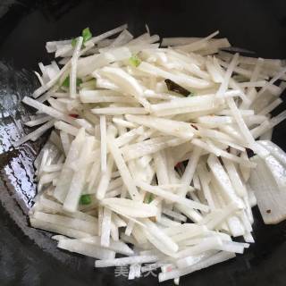 素炒萝卜条的做法步骤：5