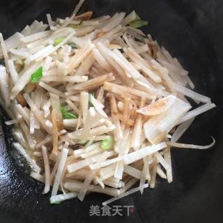 素炒萝卜条的做法步骤：6