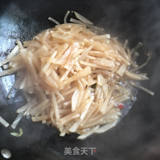 素炒萝卜条的做法步骤：7