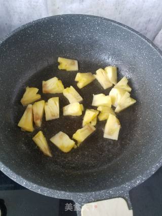 “豆腐”菠萝咕老豆腐的做法步骤：3