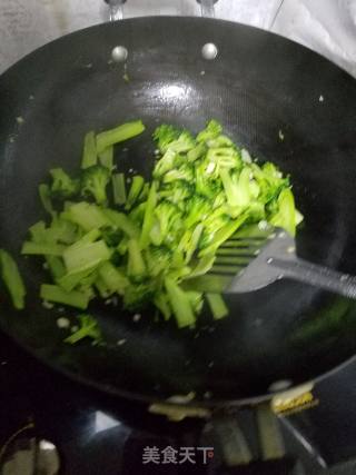 蒜蓉西蓝花的做法步骤：6