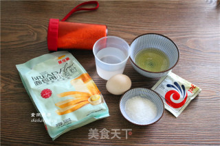 脆皮肠芝麻小面包的做法步骤：1