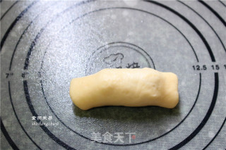 脆皮肠芝麻小面包的做法步骤：8