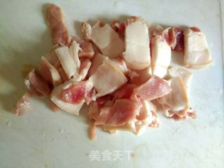 五花肉炒西葫芦的做法步骤：1