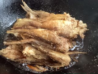 家熬鲫头鱼的做法步骤：8