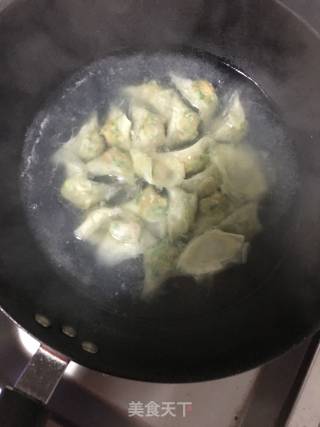 韭菜鲜肉馄饨的做法步骤：11