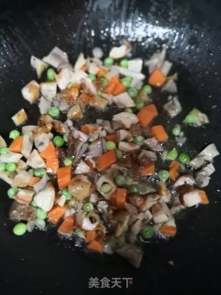 五香鸡鸭肉炒饭的做法步骤：6
