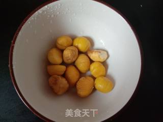 板栗烧鸡腿的做法步骤：3