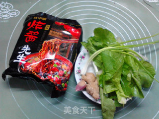 清汤炸酱方便面的做法步骤：1