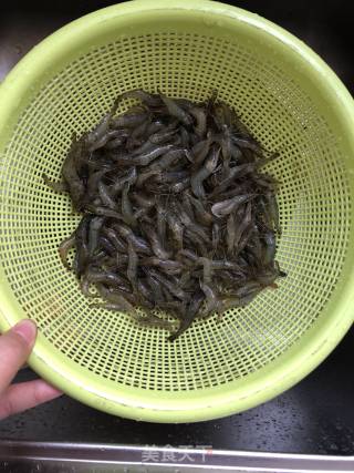 自制补钙虾皮粉的做法步骤：2