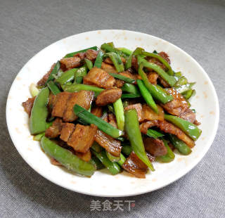 青椒蒜苗炒五花肉的做法步骤：9