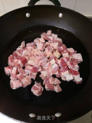 土豆烧牛腩的做法步骤：2