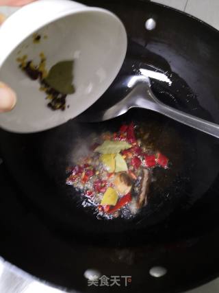 土豆烧牛腩的做法步骤：4