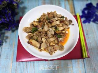 香干回锅肉的做法步骤：8