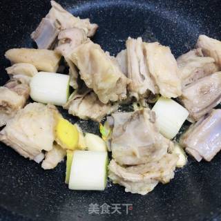 土豆烧羊排的做法步骤：3