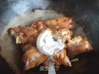 猪蹄烧土豆的做法步骤：8