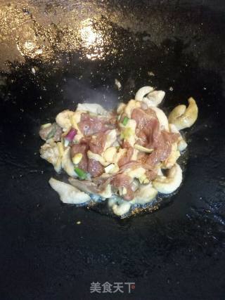 香菇炒鸭肉的做法步骤：6