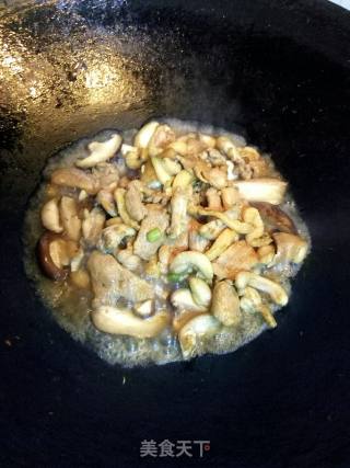 香菇炒鸭肉的做法步骤：9