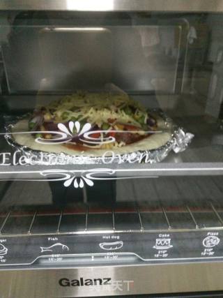 腊肠杂蔬披萨的做法步骤：13
