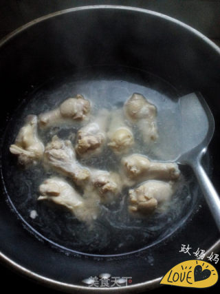 可乐鸡腿的做法步骤：1