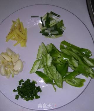 黄豆芽炒肉丝的做法步骤：1