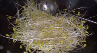 黄豆芽炒肉丝的做法步骤：7