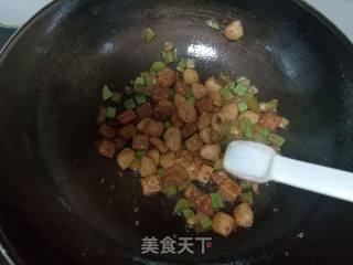 笋瓜鱼丸炒豆腐的做法步骤：11
