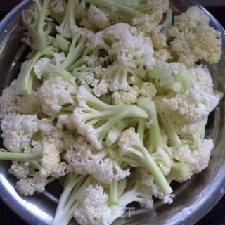 腊肠炒菜花的做法步骤：2