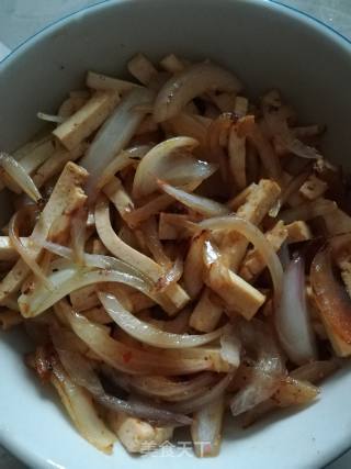 豆腐炒洋葱的做法步骤：5