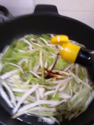 虾皮青萝卜杏鲍菇的做法步骤：5