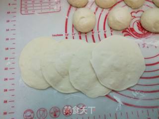 白菜猪肉包子的做法步骤：10