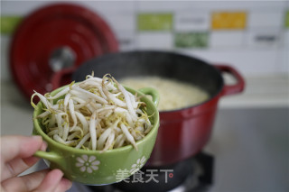 豆芽炸酱面的做法步骤：3