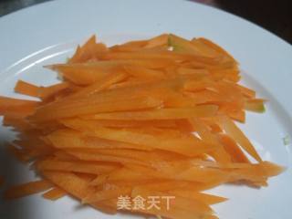 素炒土豆丝的做法步骤：1
