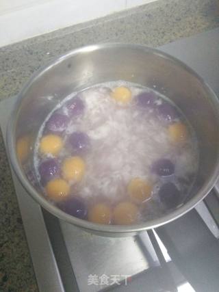 双色汤圆酒酿的做法步骤：4