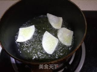 油炸饺子皮的做法步骤：5