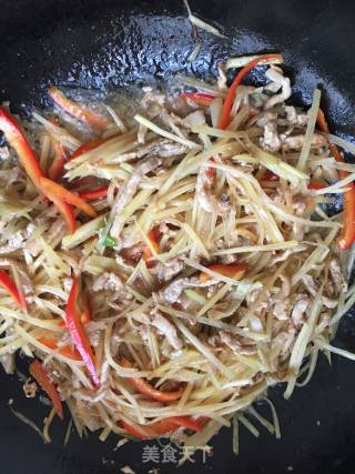 土豆丝炒肉丝的做法步骤：8