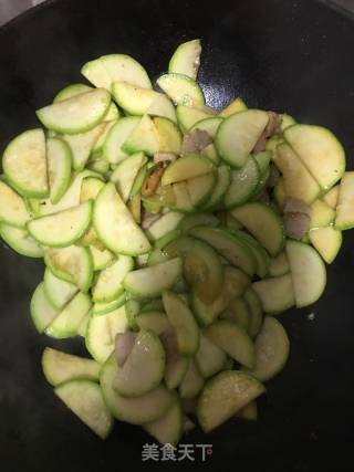 肉丸西葫芦的做法步骤：8