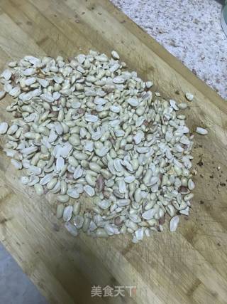 花生糖的做法步骤：3