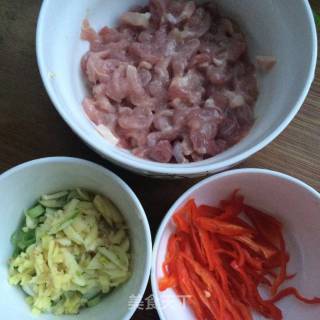 肉丝炒包菜的做法步骤：2