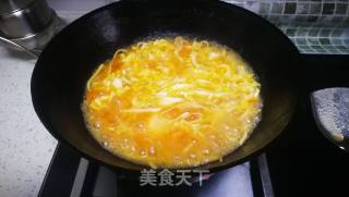 西红柿热汤面的做法步骤：11