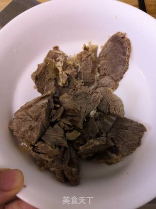 麻辣米线配羊肉的做法步骤：2