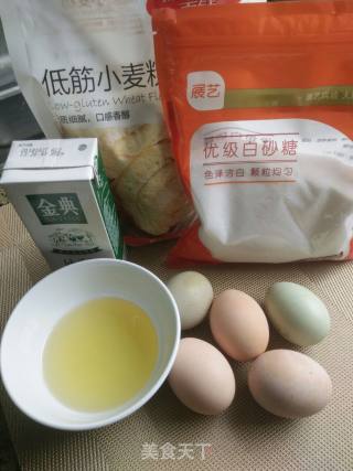 8寸戚风蛋糕的做法步骤：1