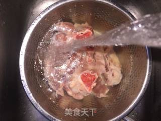 大骨头火锅的做法步骤：1