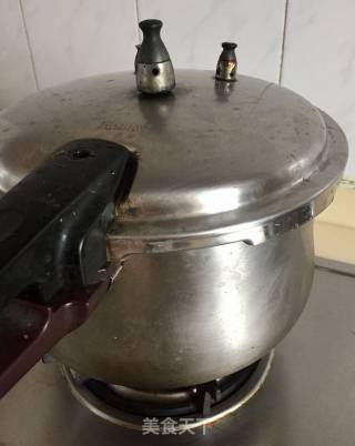 冬日暖汤   花㬵淮山肉汤的做法步骤：7